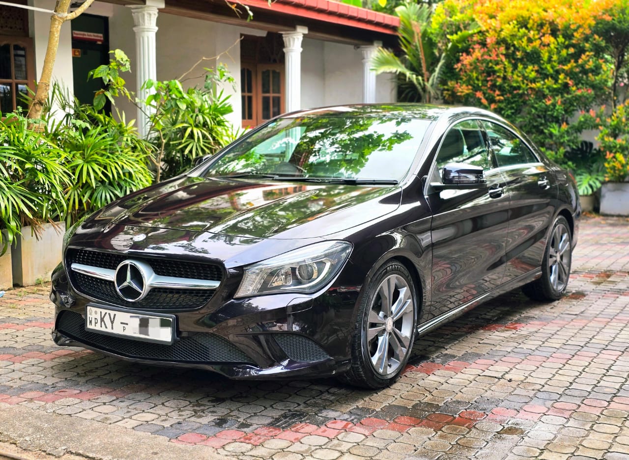 Mercedes Benz CLA200